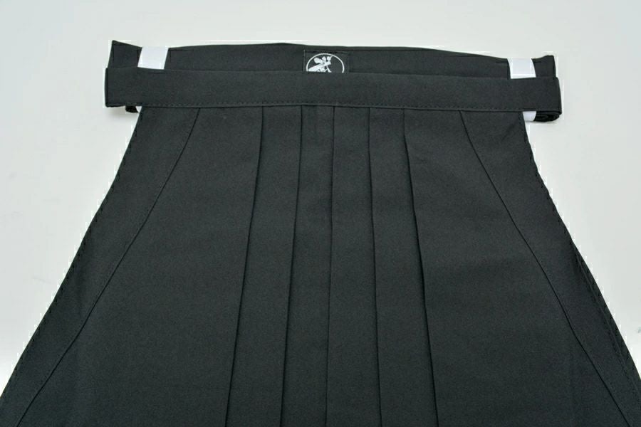 [武道具専門店品質]上製 ポリエステル 弓道袴 女性用 20～30号 馬乗型